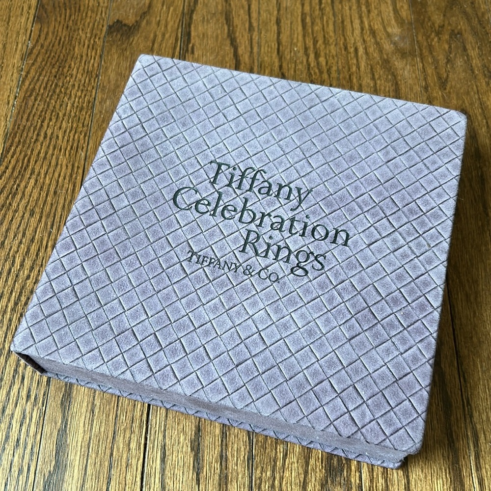 TIFFANY & CO jewelry box for diamond rings !!! Used . AS IS . No returns .